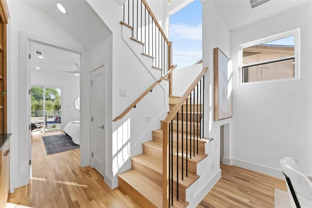 2315 S Vernon Avenue