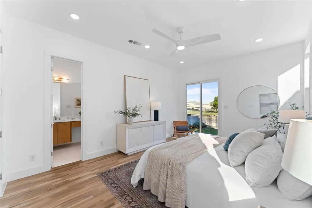 2315 S Vernon Avenue