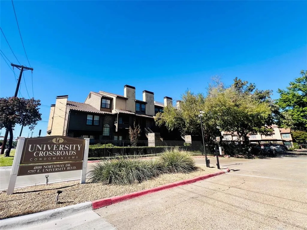 5757 E University Boulevard, #27H