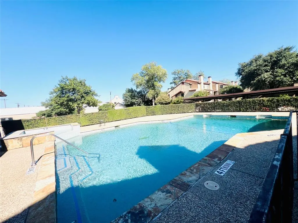 5757 E University Boulevard, #27H