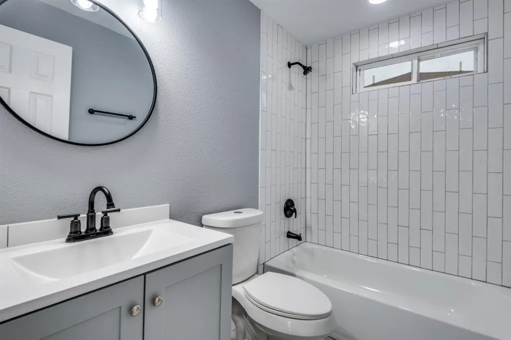 5006 Bartlett Avenue