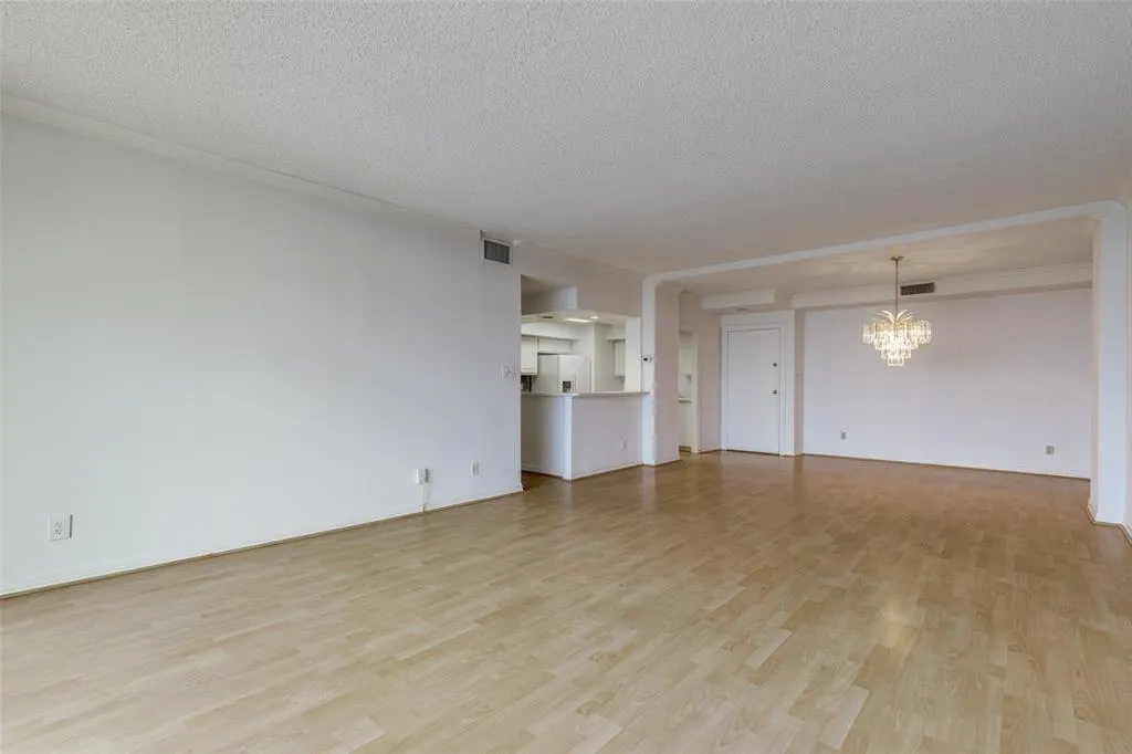 5200 Keller Springs Road, #824