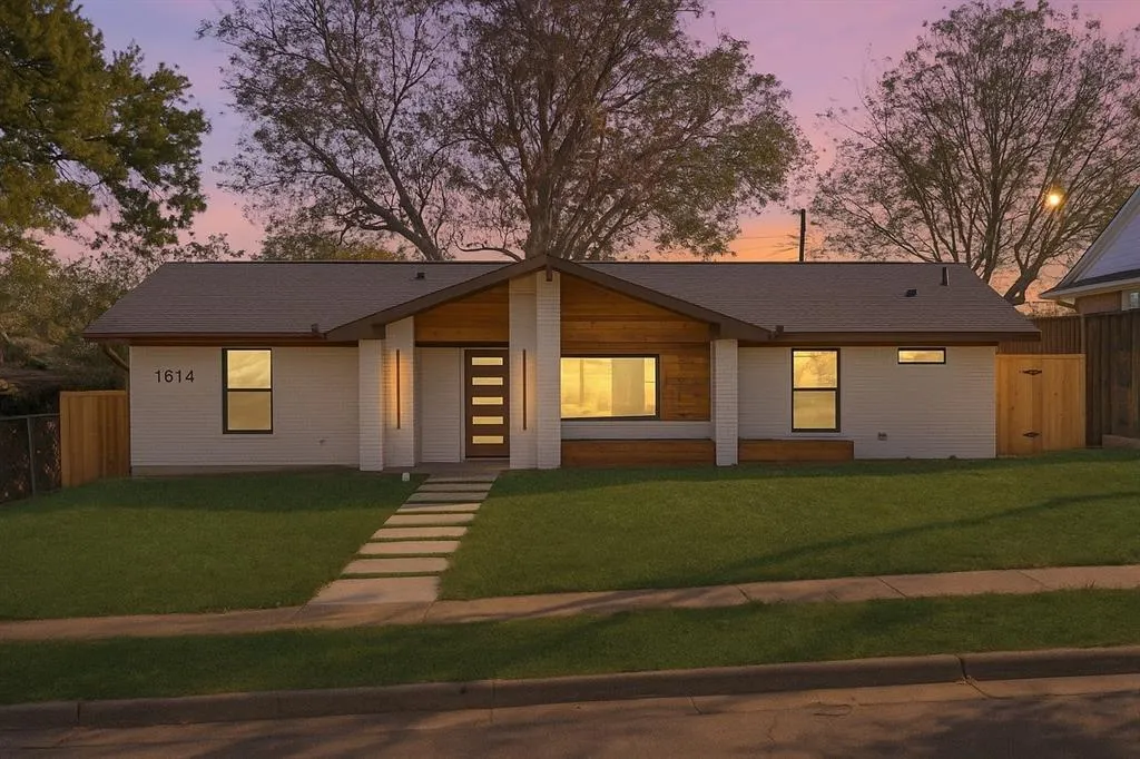 1614 E Red Bird Lane