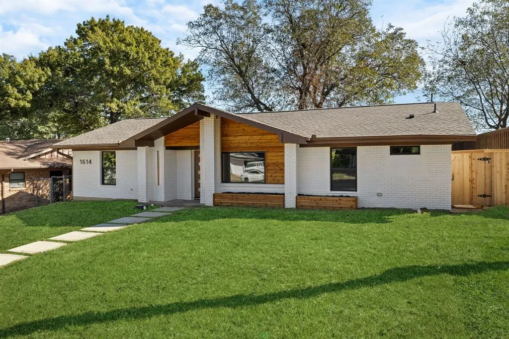 1614 E Red Bird Lane
