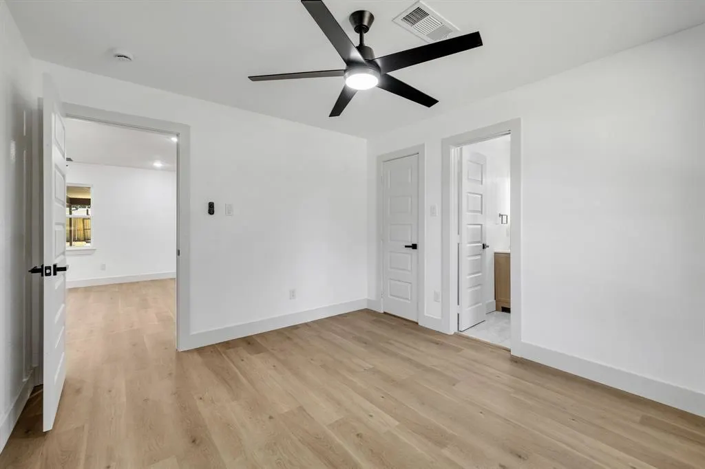 1614 E Red Bird Lane