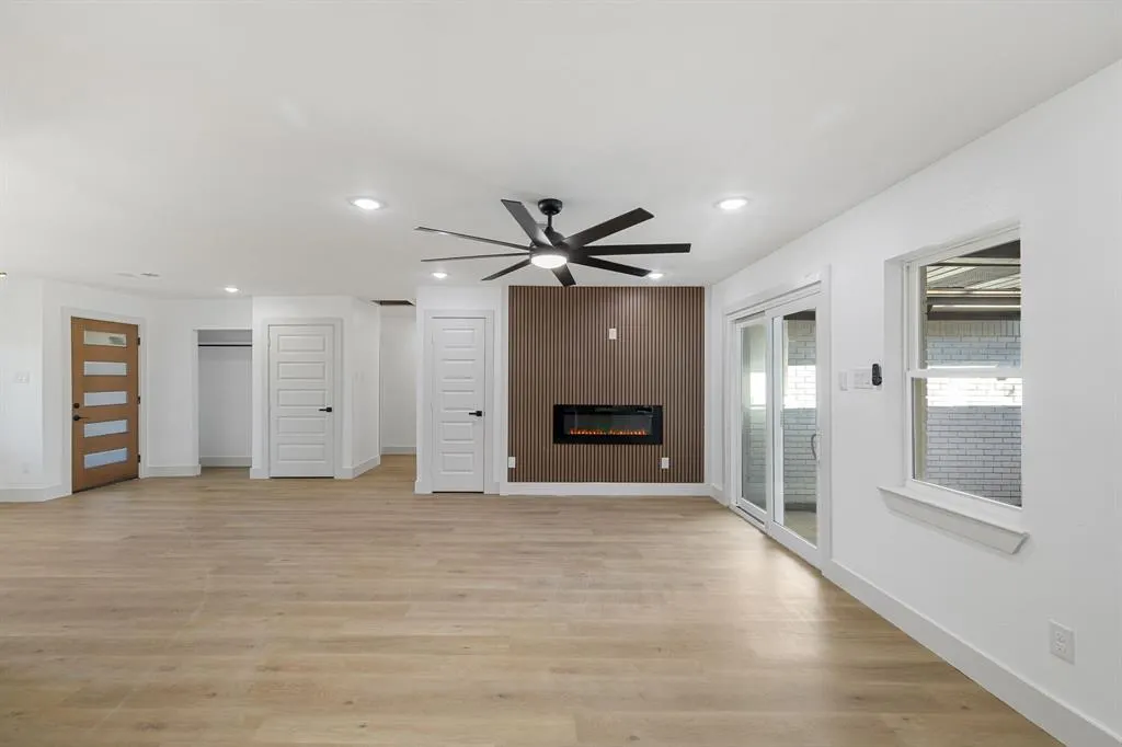 1614 E Red Bird Lane