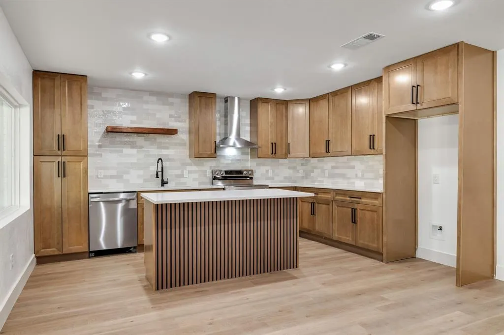 1614 E Red Bird Lane