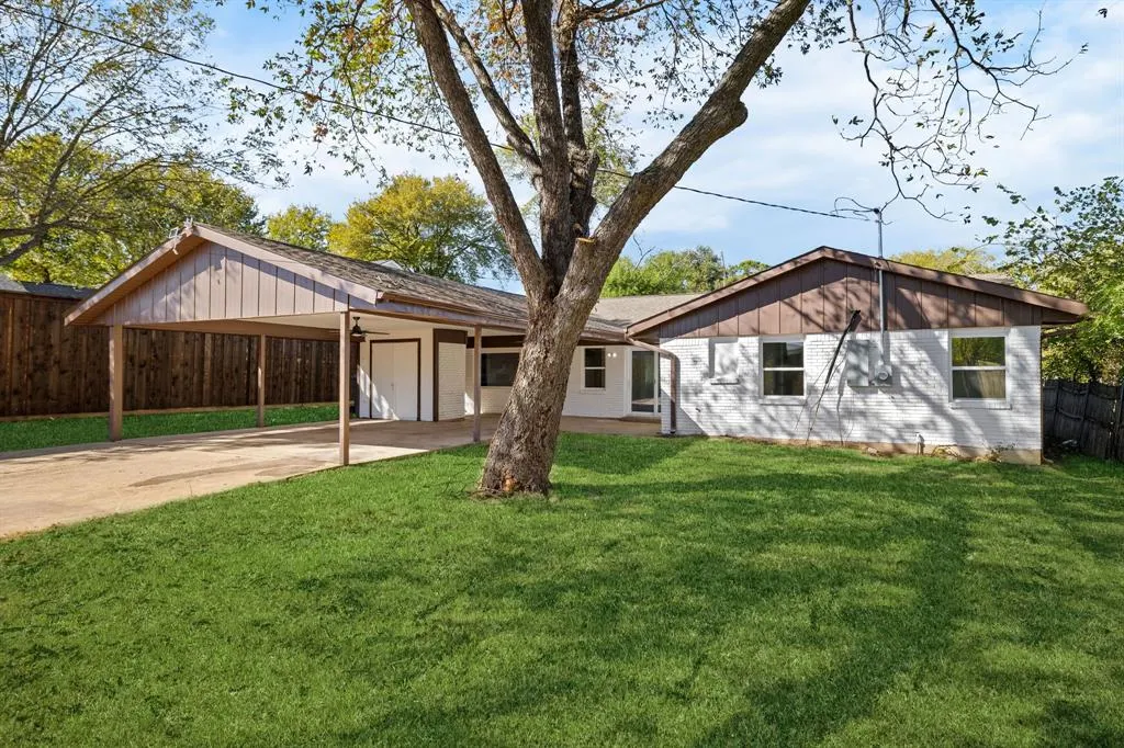 1614 E Red Bird Lane