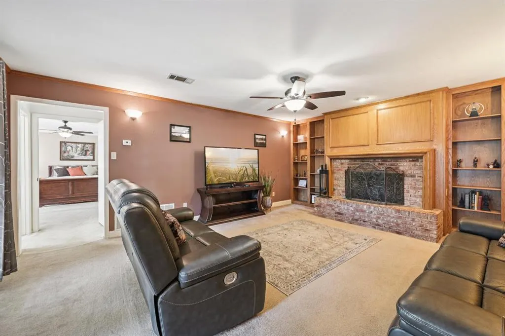 8631 Charing Cross Lane