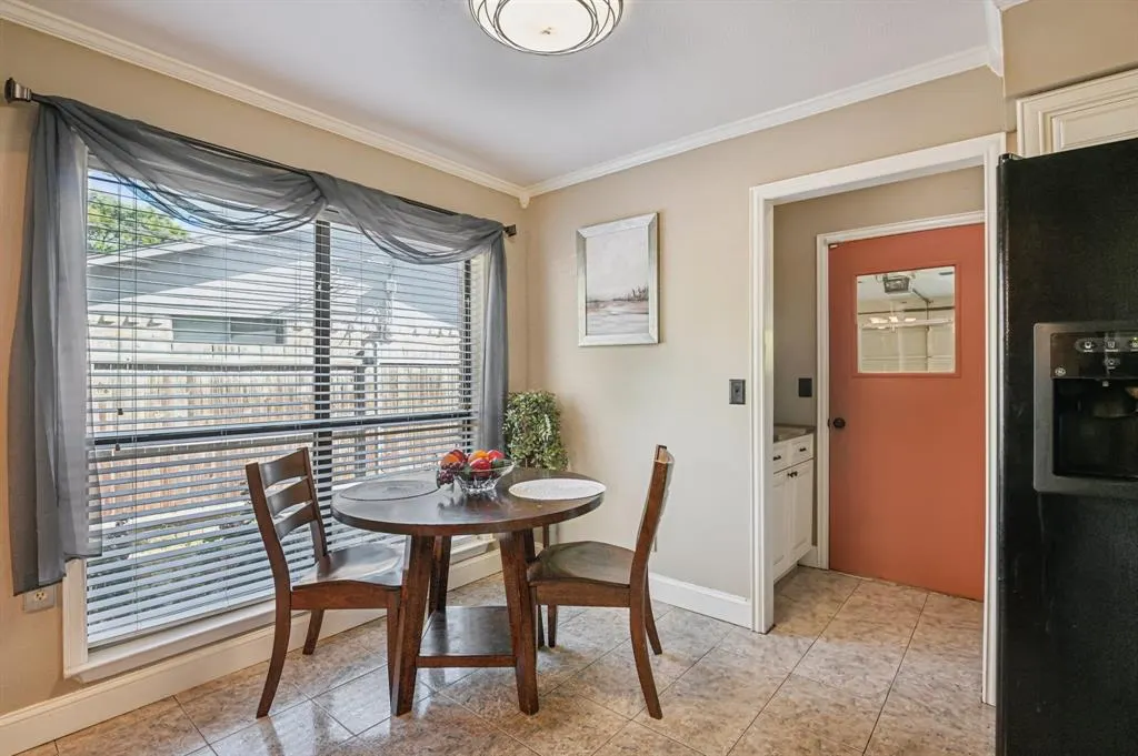 8631 Charing Cross Lane