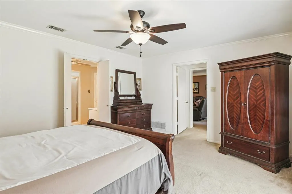 8631 Charing Cross Lane