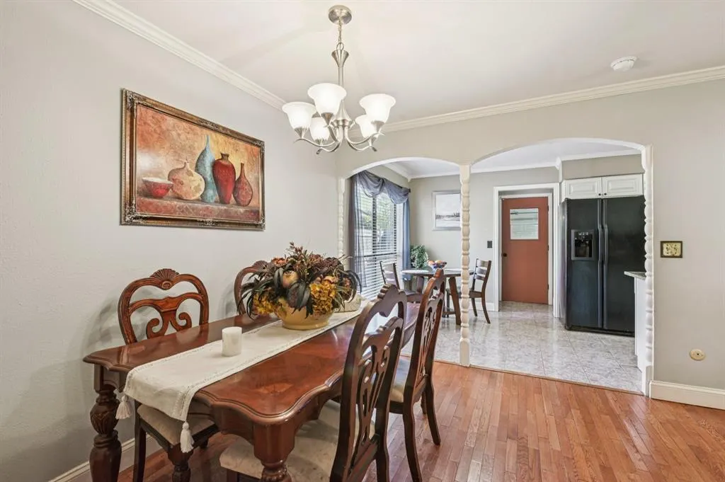 8631 Charing Cross Lane