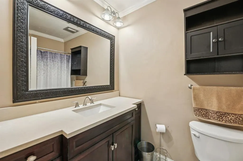 8631 Charing Cross Lane