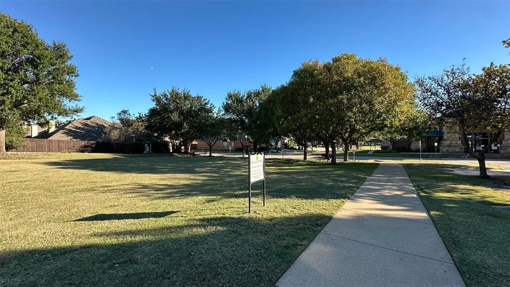 8112 Riverwalk Trail