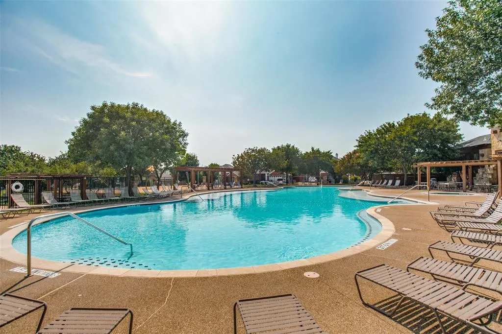 8112 Riverwalk Trail