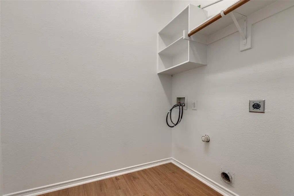 8112 Riverwalk Trail