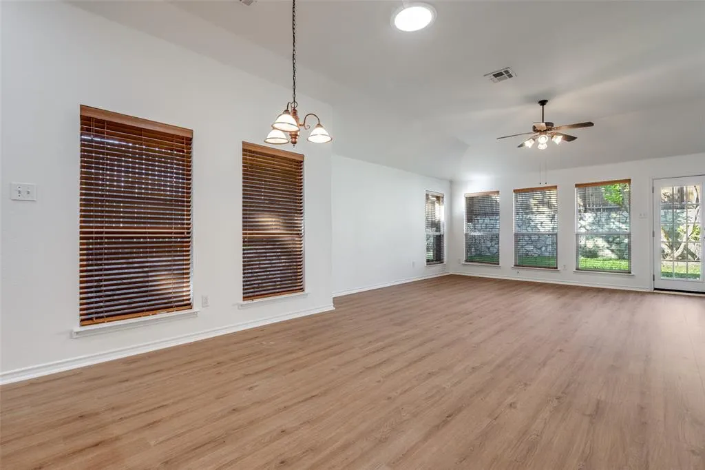 8112 Riverwalk Trail