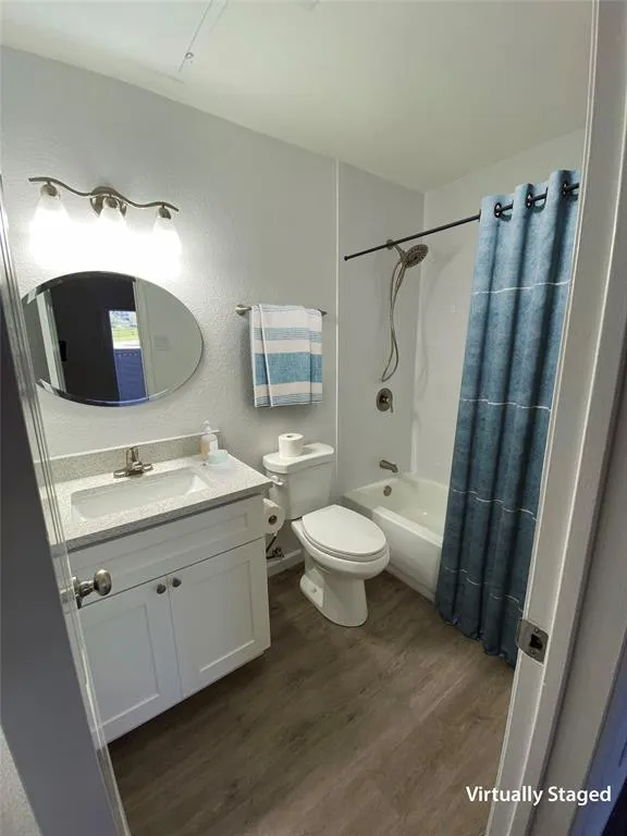 6760 Eastridge Drive, #101