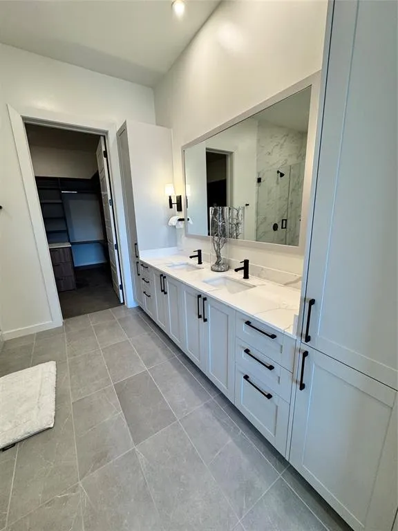 2620 Maple Avenue, #617