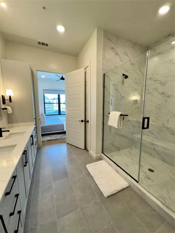 2620 Maple Avenue, #617