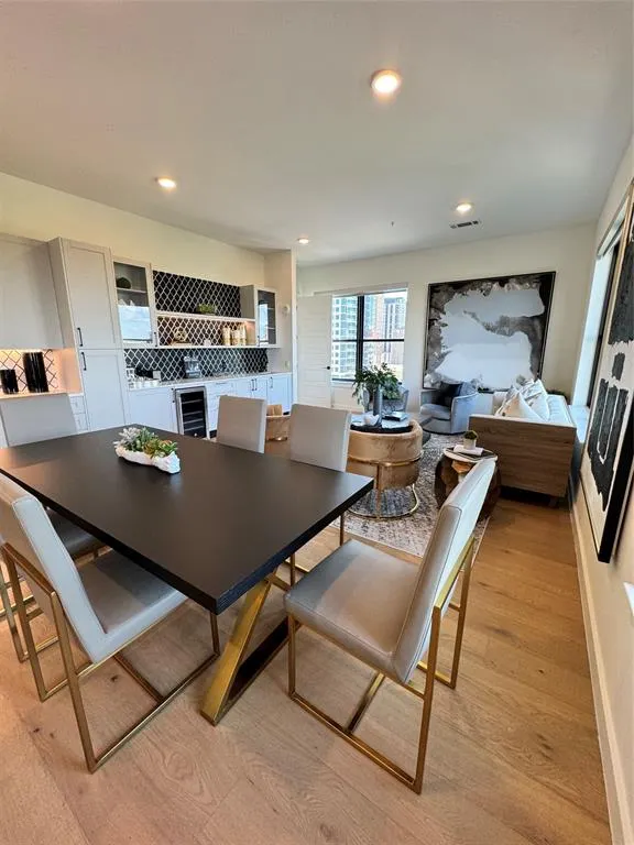 2620 Maple Avenue, #617