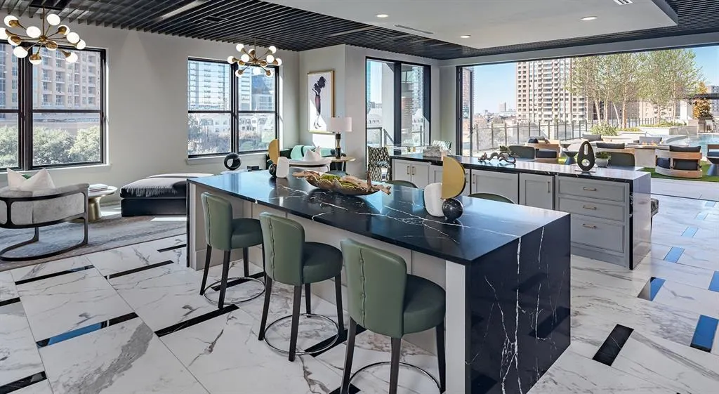 2620 Maple Avenue, #617