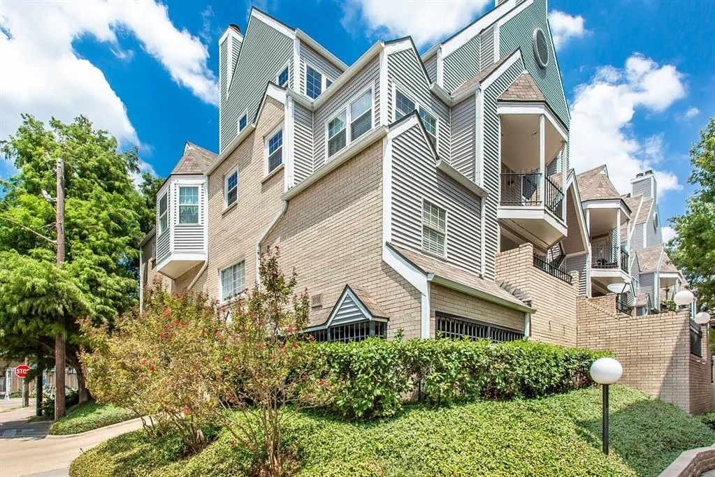 1010 Allen Street, #229