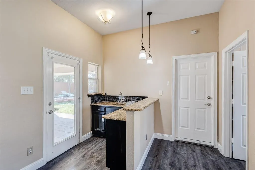 2600 Northcrest Drive