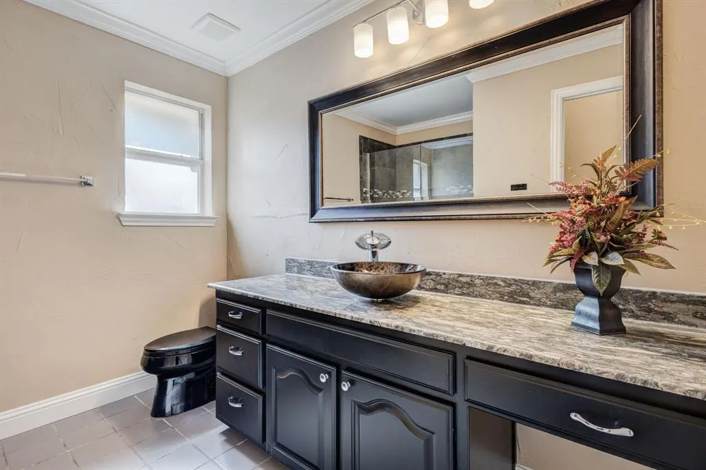 2600 Northcrest Drive