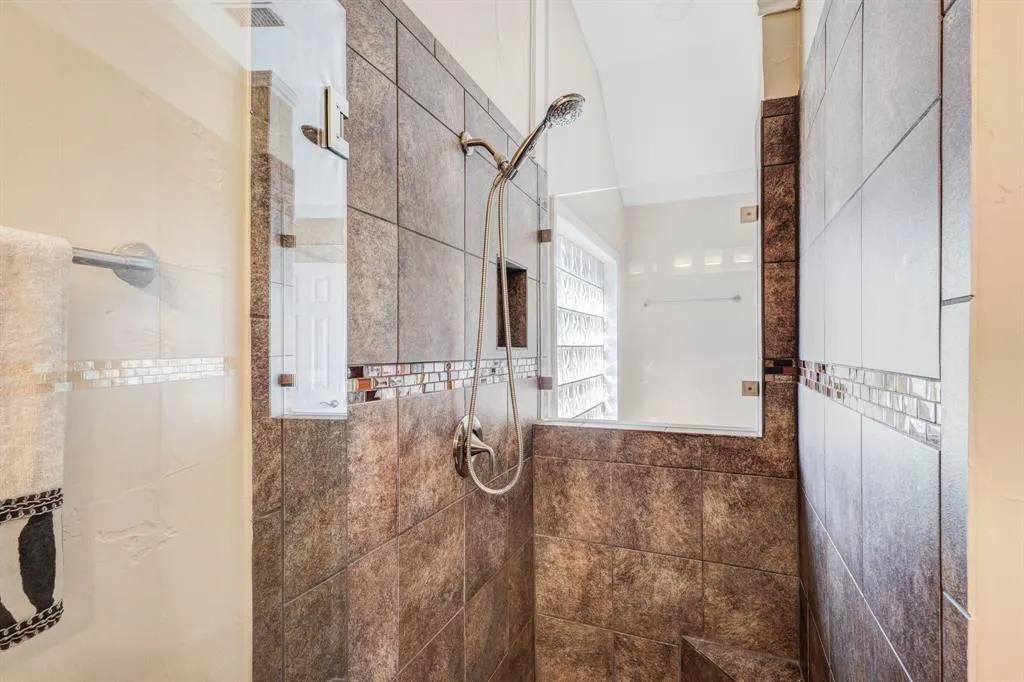 2600 Northcrest Drive