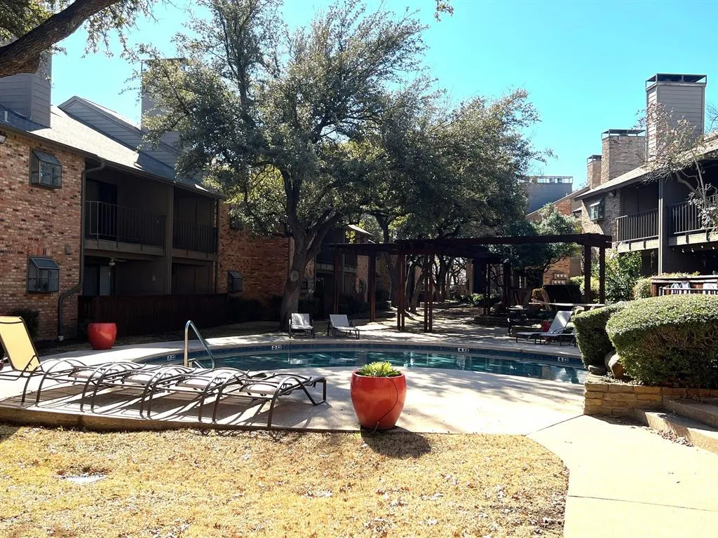 15221 Berry Trail, #704