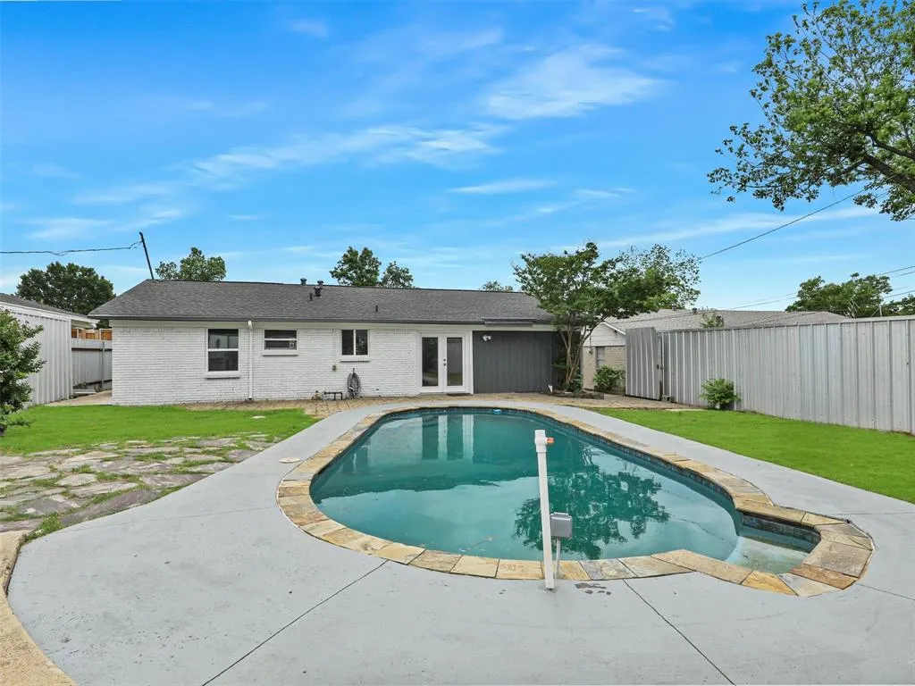 8555 Westfield Drive