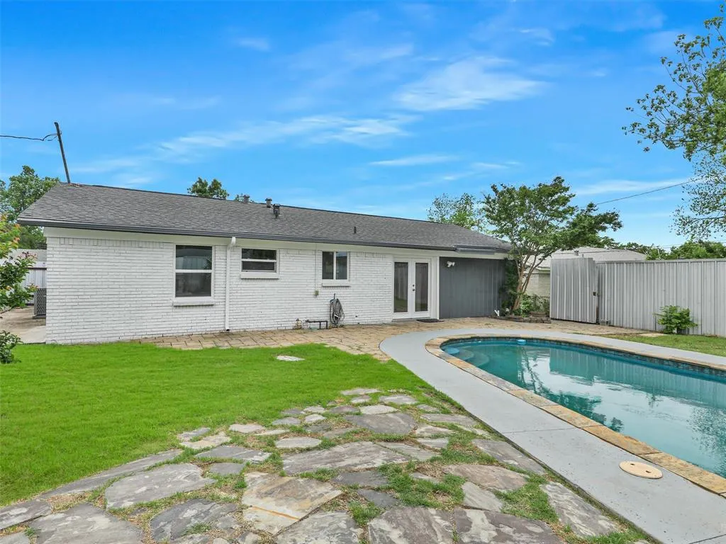 8555 Westfield Drive