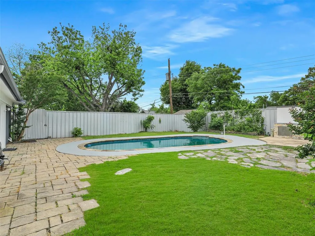 8555 Westfield Drive