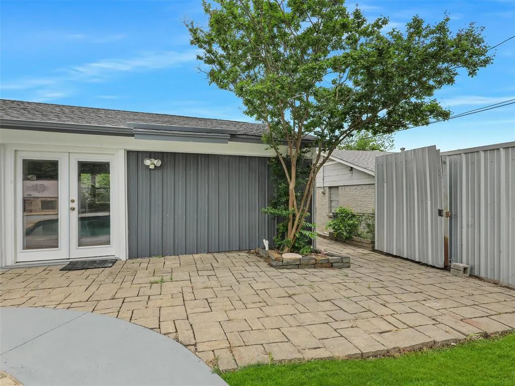 8555 Westfield Drive