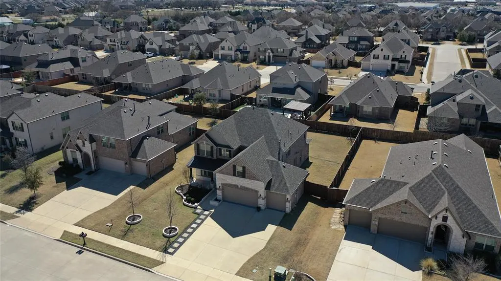 411 Fox Crossing Lane