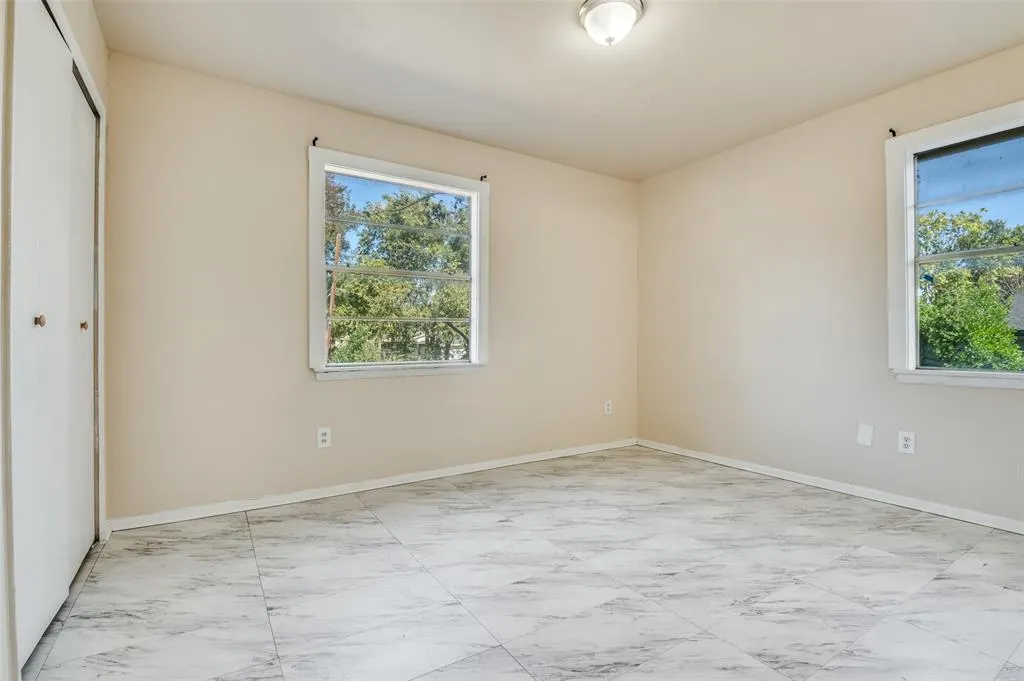 1742 E Red Bird Lane