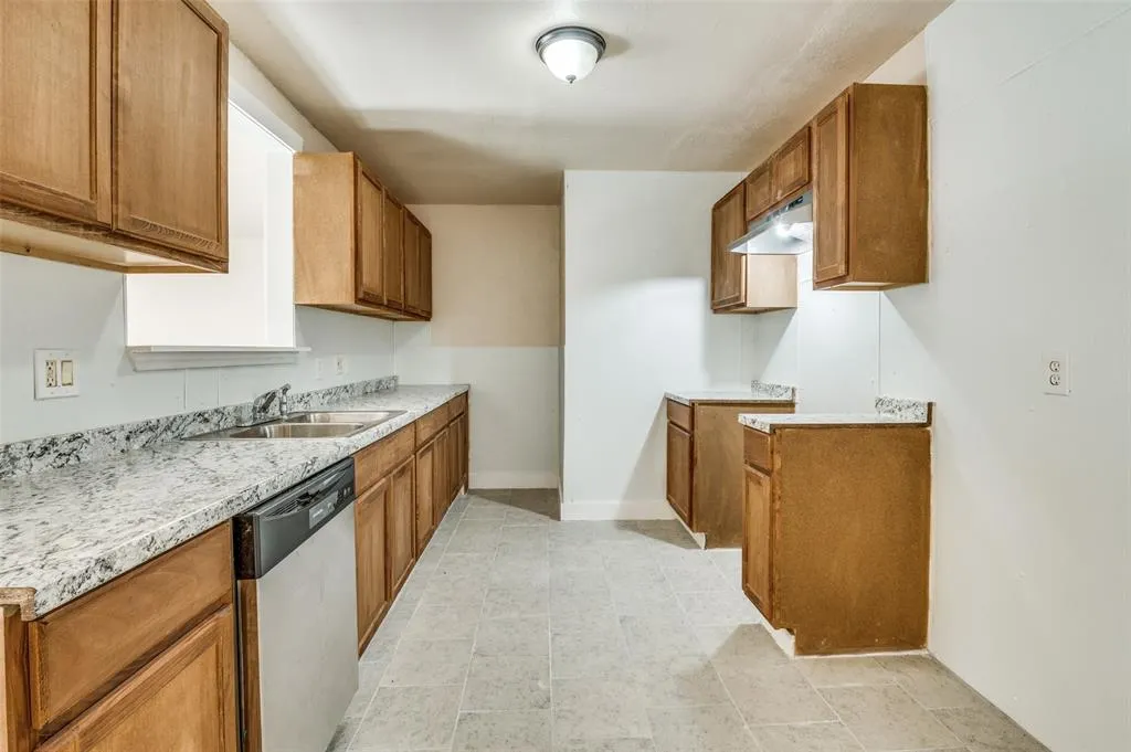 1742 E Red Bird Lane