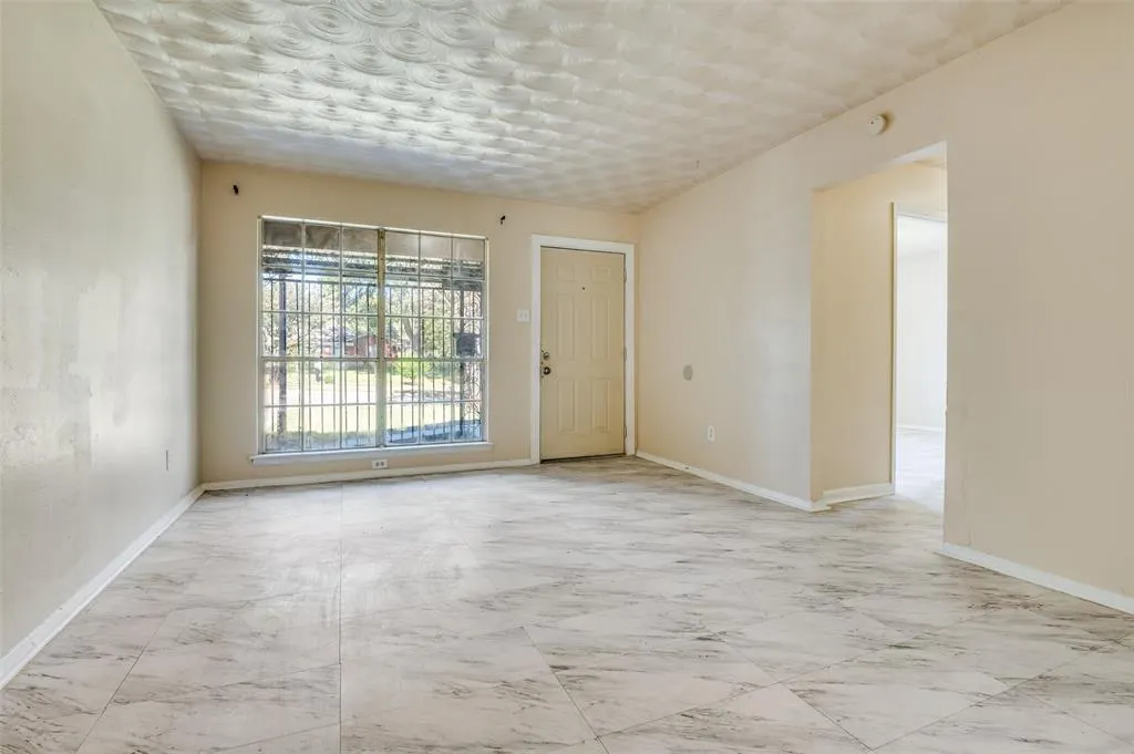 1742 E Red Bird Lane