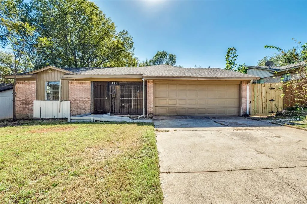 1742 E Red Bird Lane