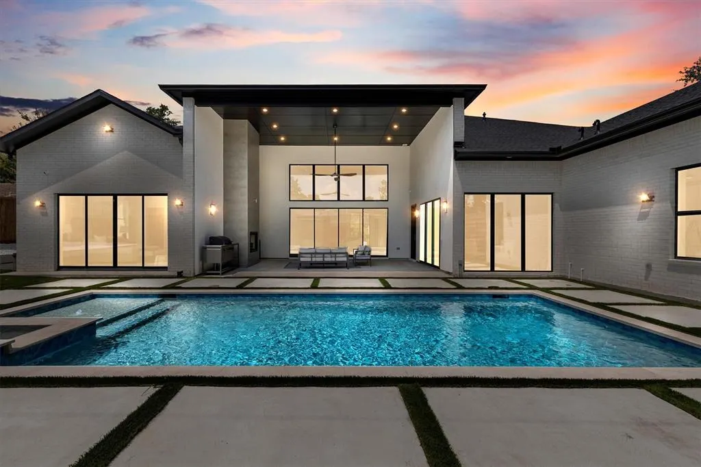 11232 Hillcrest Road