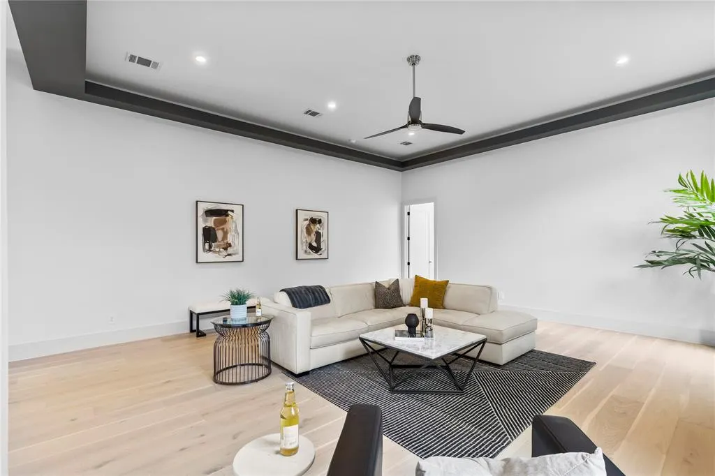 11232 Hillcrest Road