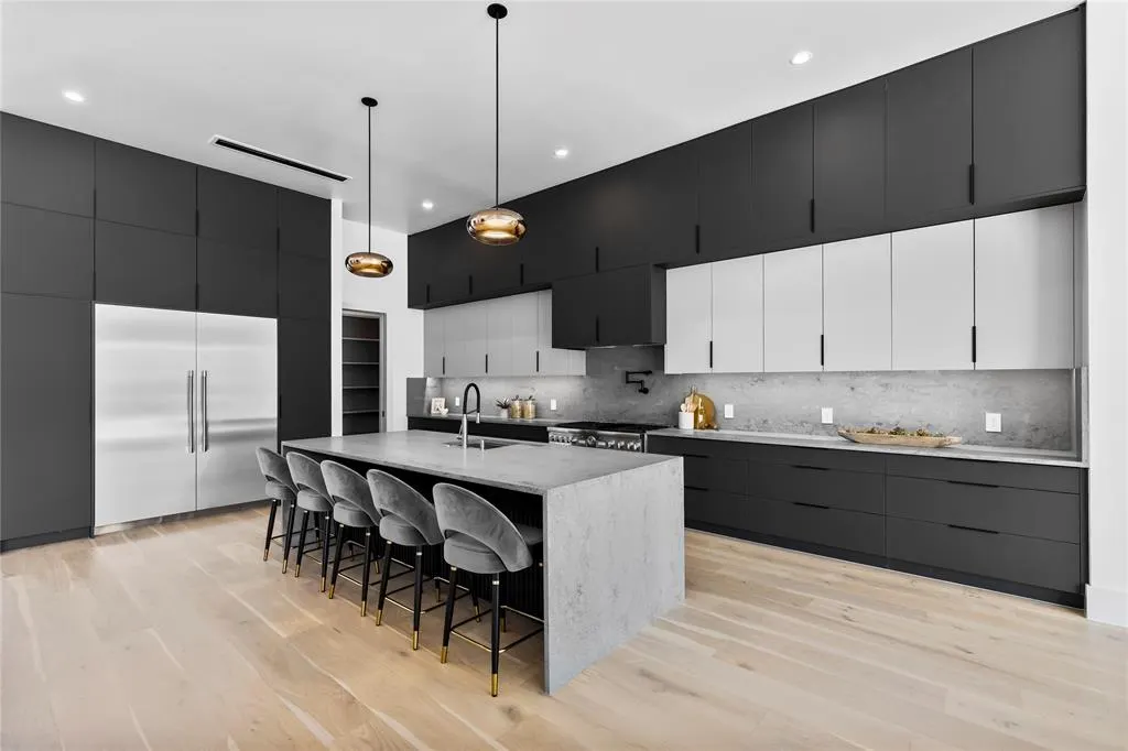 11232 Hillcrest Road