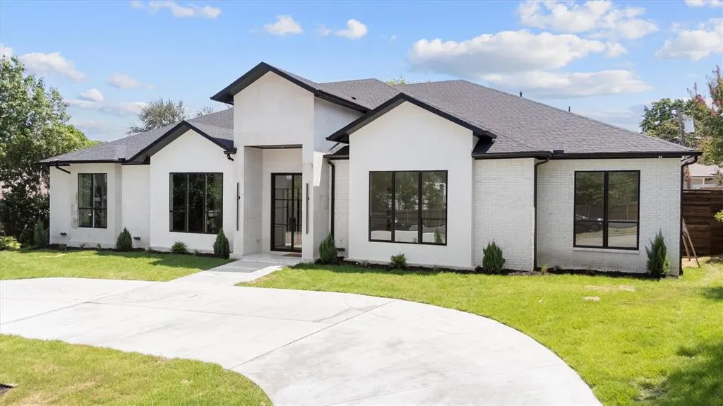 11232 Hillcrest Road