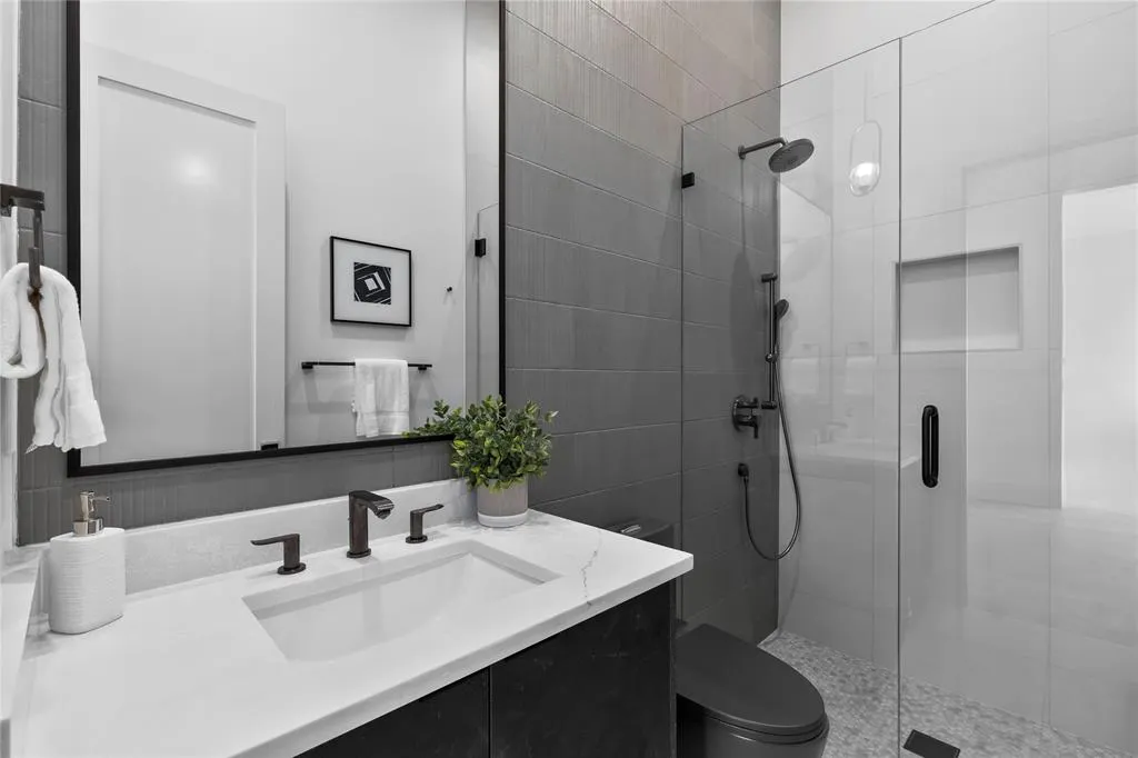 11232 Hillcrest Road