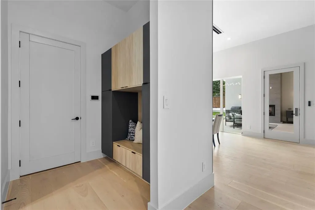 11232 Hillcrest Road