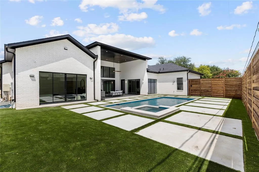 11232 Hillcrest Road