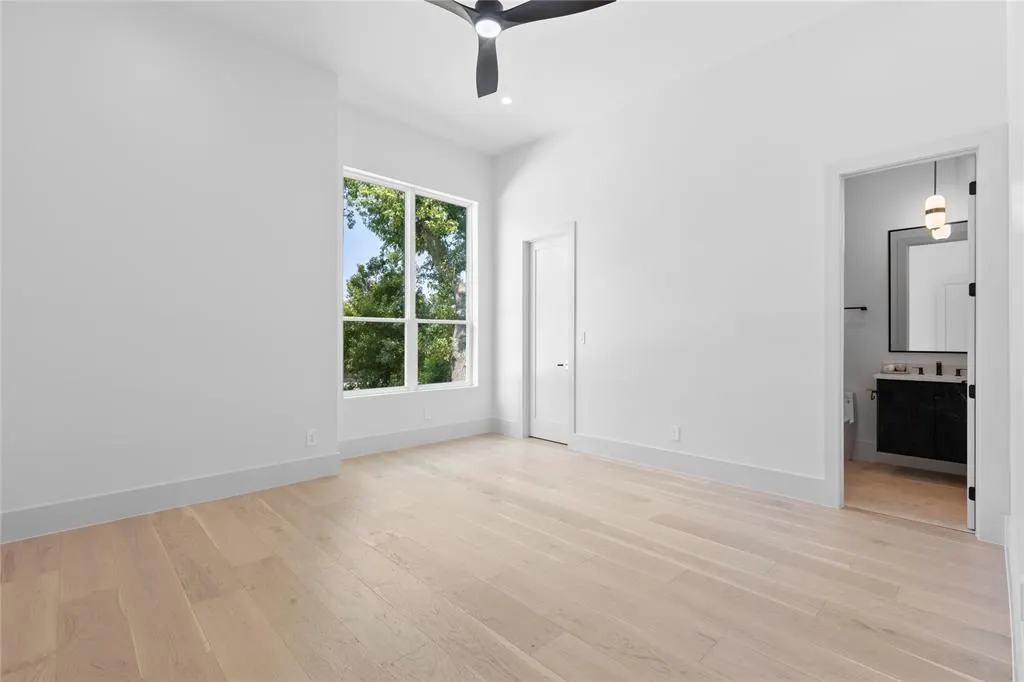 11232 Hillcrest Road