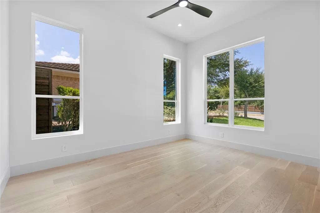 11232 Hillcrest Road