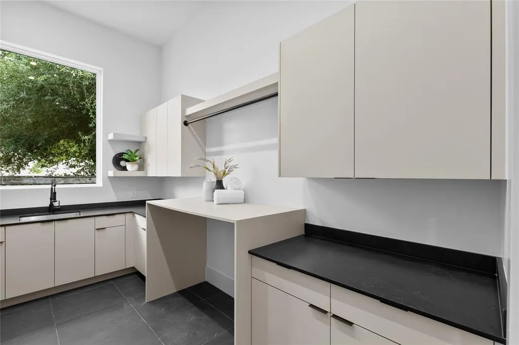 11232 Hillcrest Road